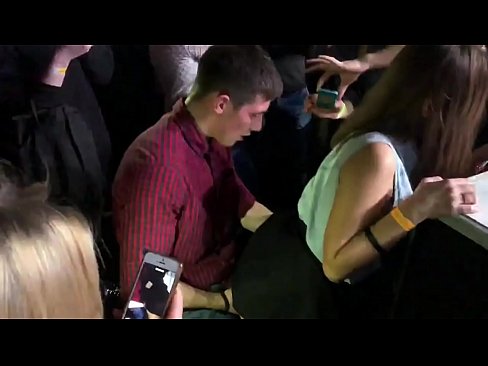 ❤️ Regte seks in 'n Russiese nagklub. 18-jarige Russiese meisie in die anus en vagina in 'n nagklub genaai ❤ Seksvideo op af.mrpornogratis.ru